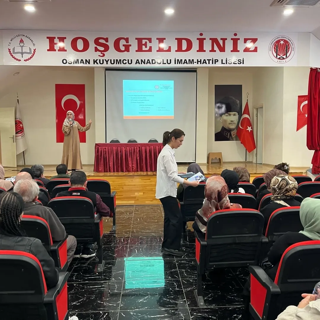 SAĞLIKLI BESLENME VE HİJYEN EĞİTİMİ OSMAN KUYUMCU ANADOLU İMAM HATİP LİSESİ'NDE VERİLDİ