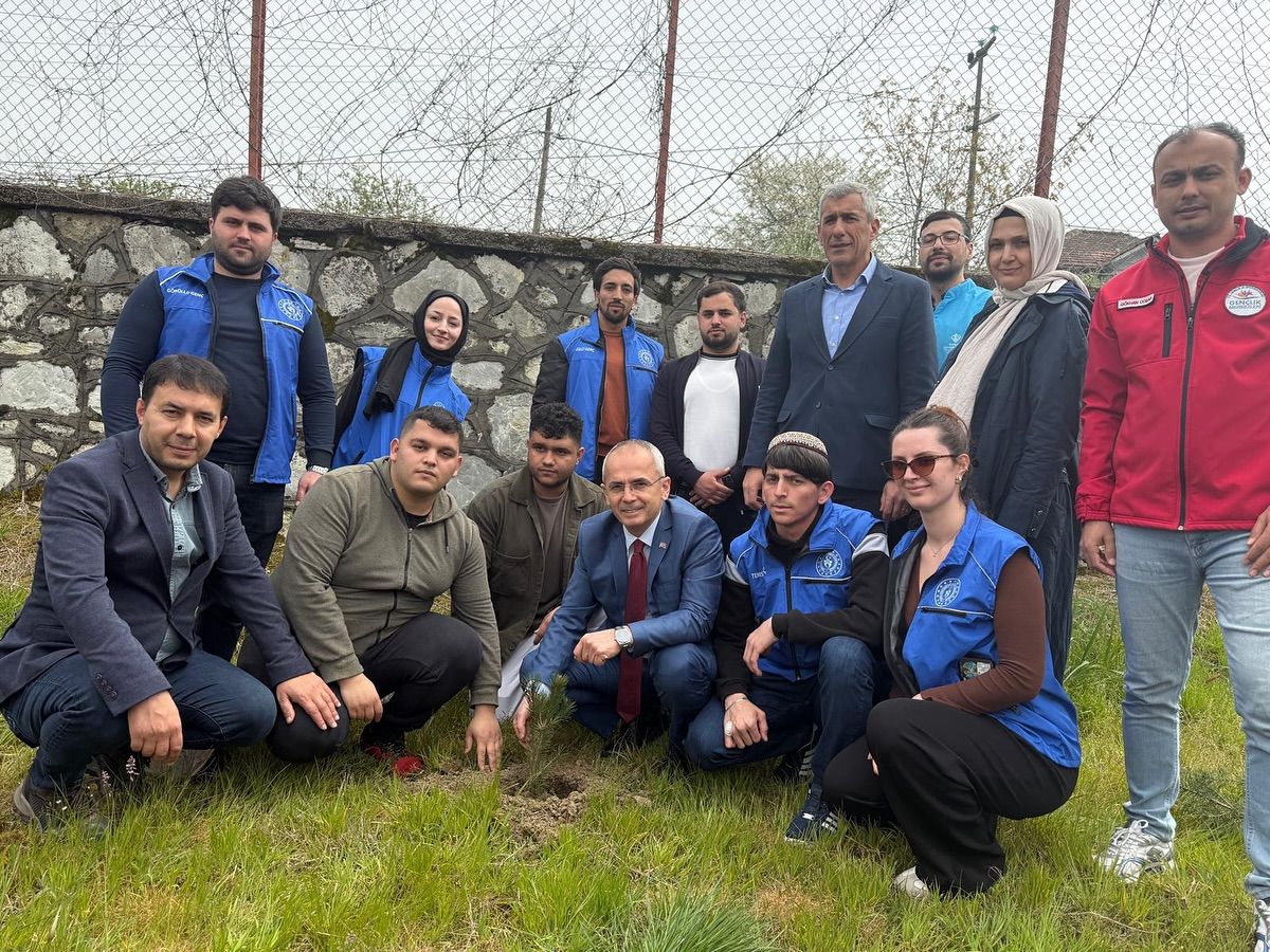 ŞEHİTLERİMİZİN AZİZ HATIRASINA FİDAN DİKİLDİ