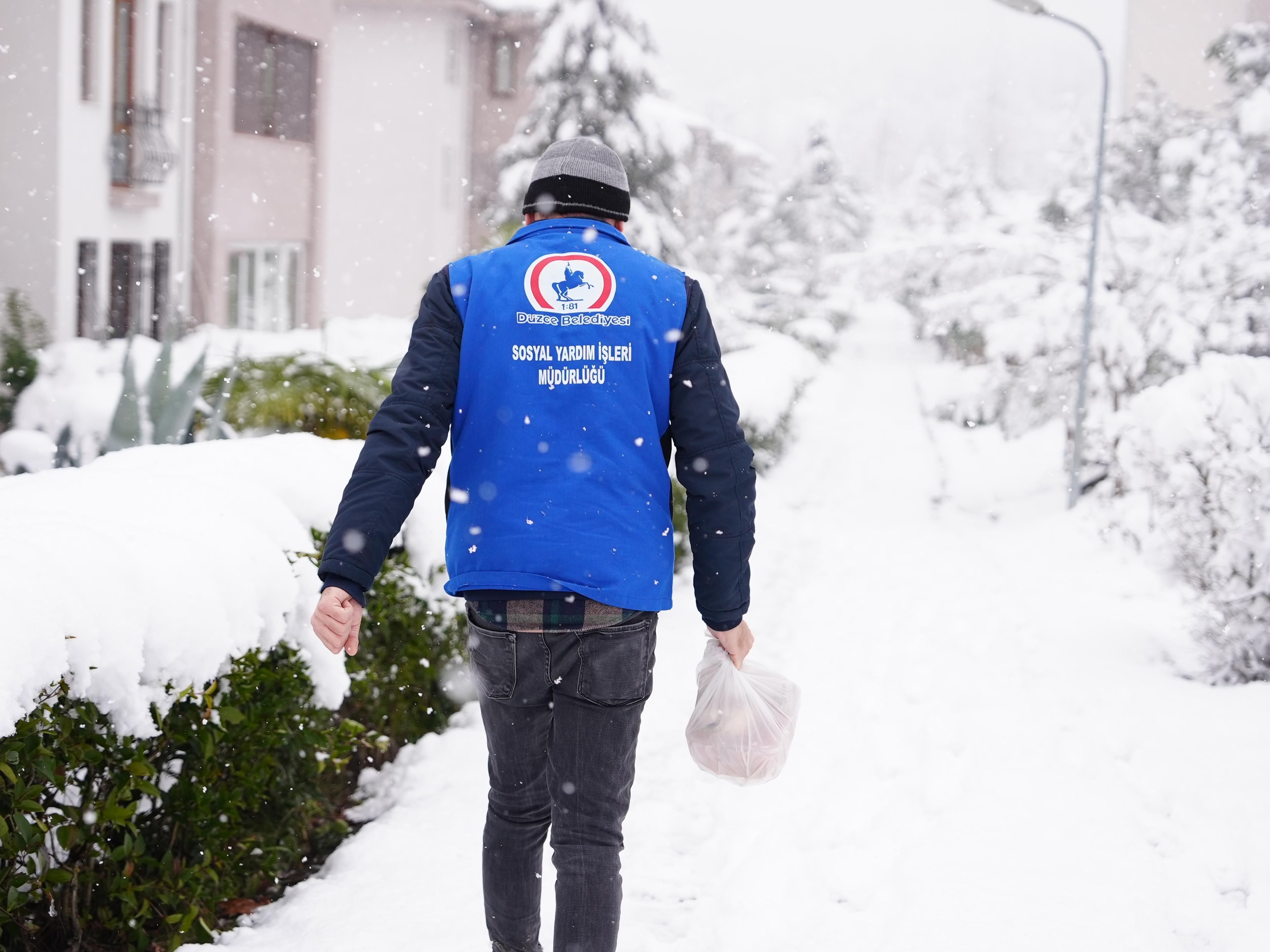 SICAK YEMEK SERVİSİ AKSATILMIYOR