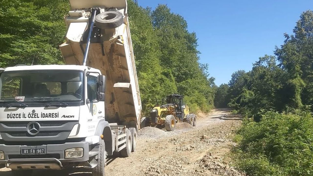 Soğuksu Köyü'nde Yol Bakım ve Kanal Temizliği Çalışmaları Tamamlandı