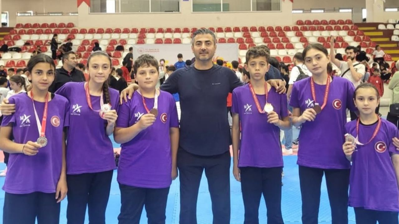 TAEKWONDODA DÜZCE'YE 7 MADALYA