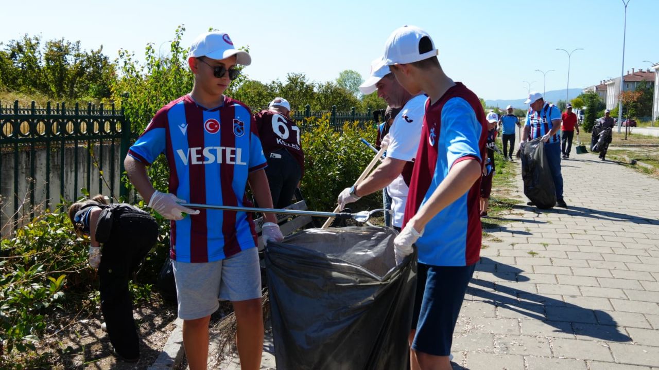 ''Temiz Şehir Düzce'' Kampanyasına Trabzonlular Derneği'nden Destek