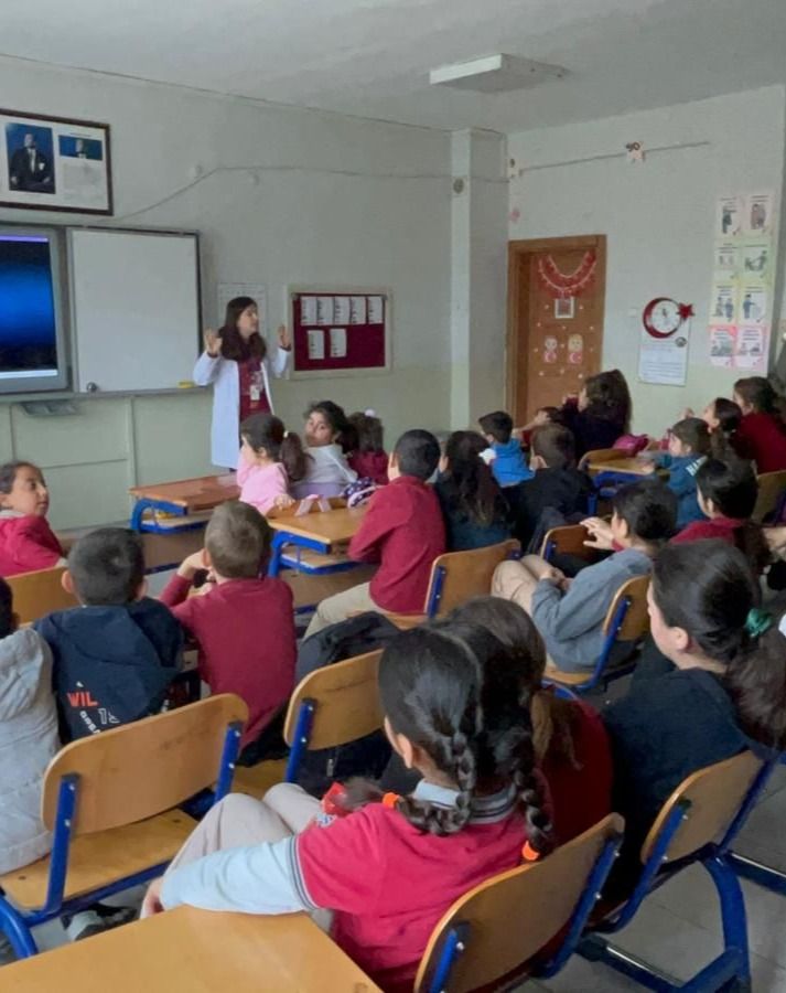 UĞURLU İLKOKULU'NDA SAĞLIK BİLİNCİ ARTIRILIYOR
