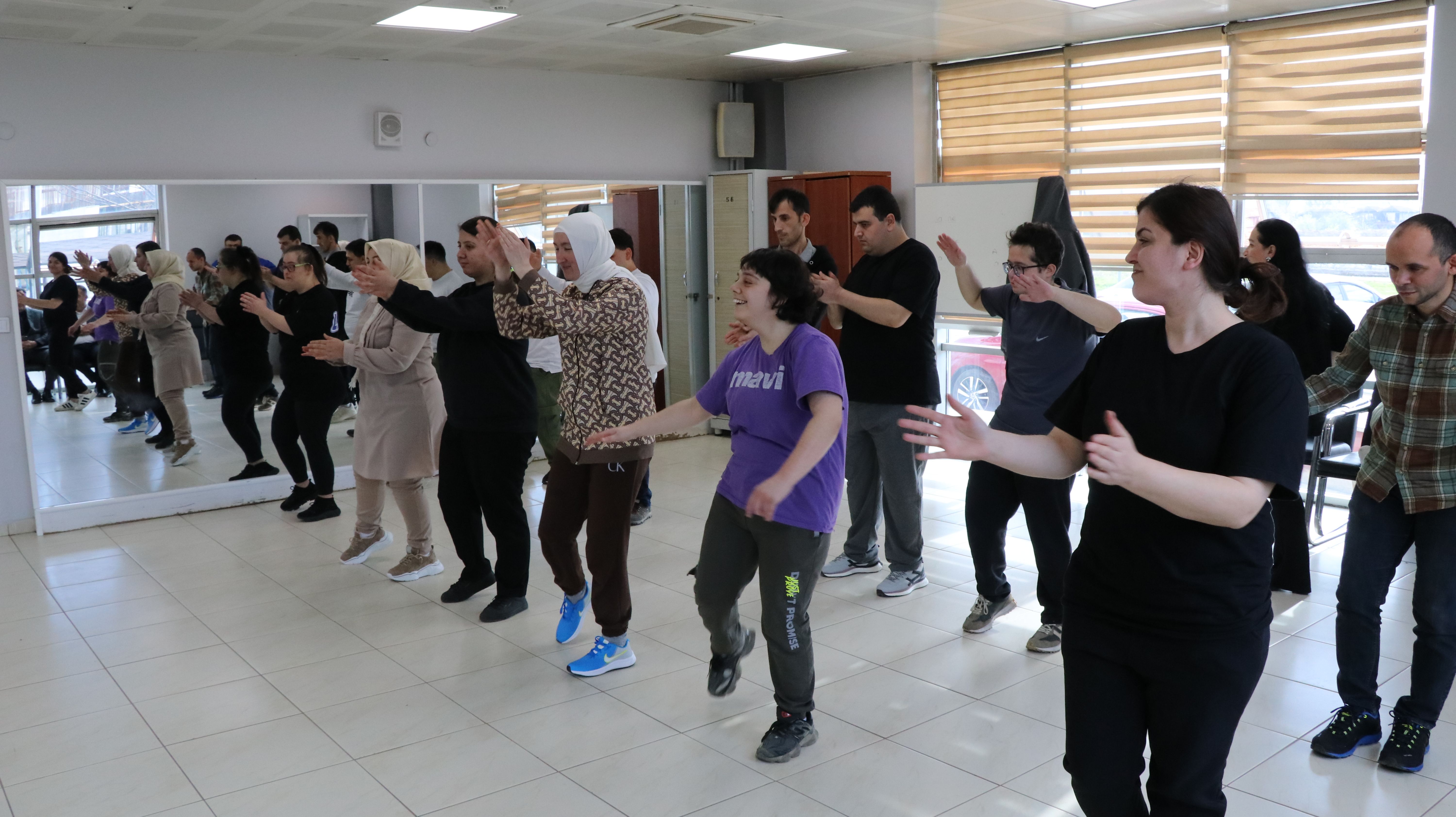 ULUSLAR ARASI DANS YARIŞMASINA HAZIRLANIYORLAR