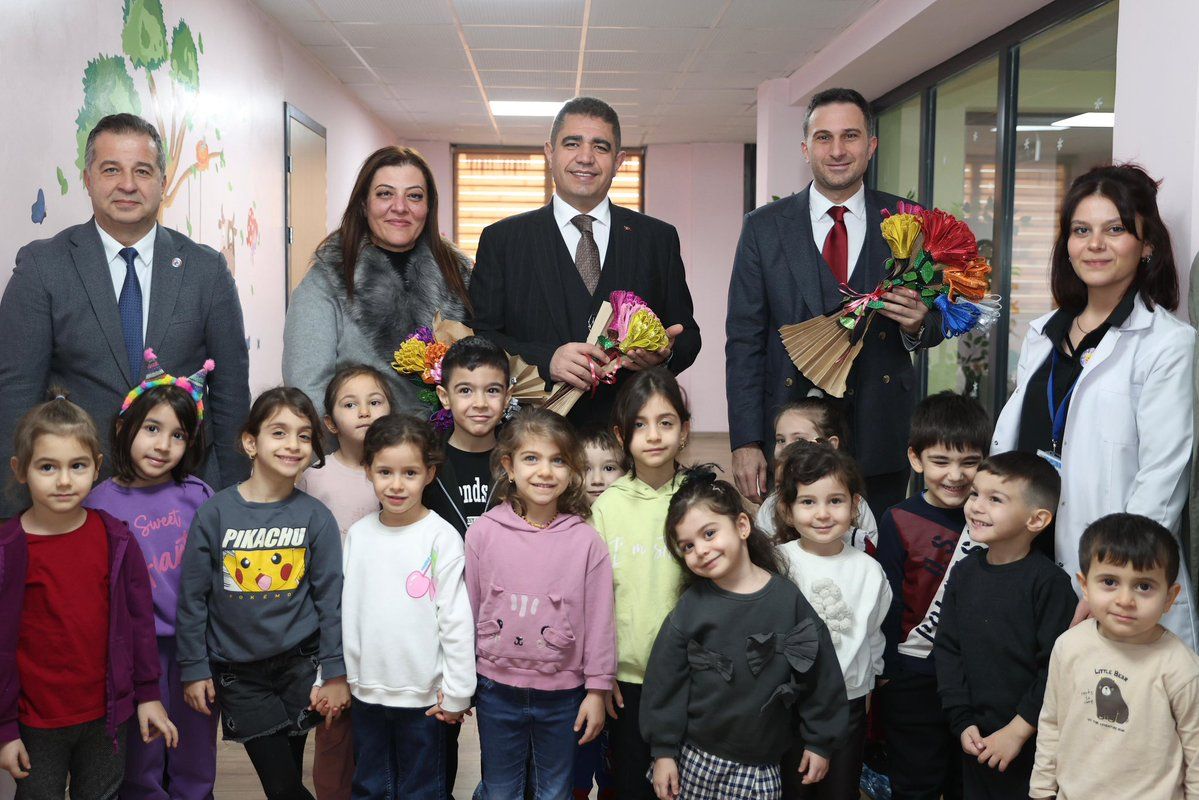 VALİ ASLAN'DAN MİNİK ÖĞRENCİLERE ZİYARET
