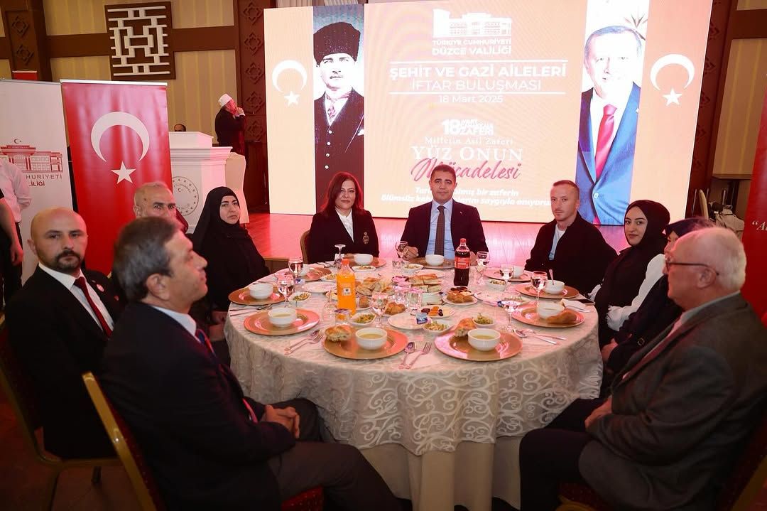 VALİ ASLAN, ŞEHİT AİLELERİ VE GAZİLERLE İFTARDA BİR ARAYA GELDİ