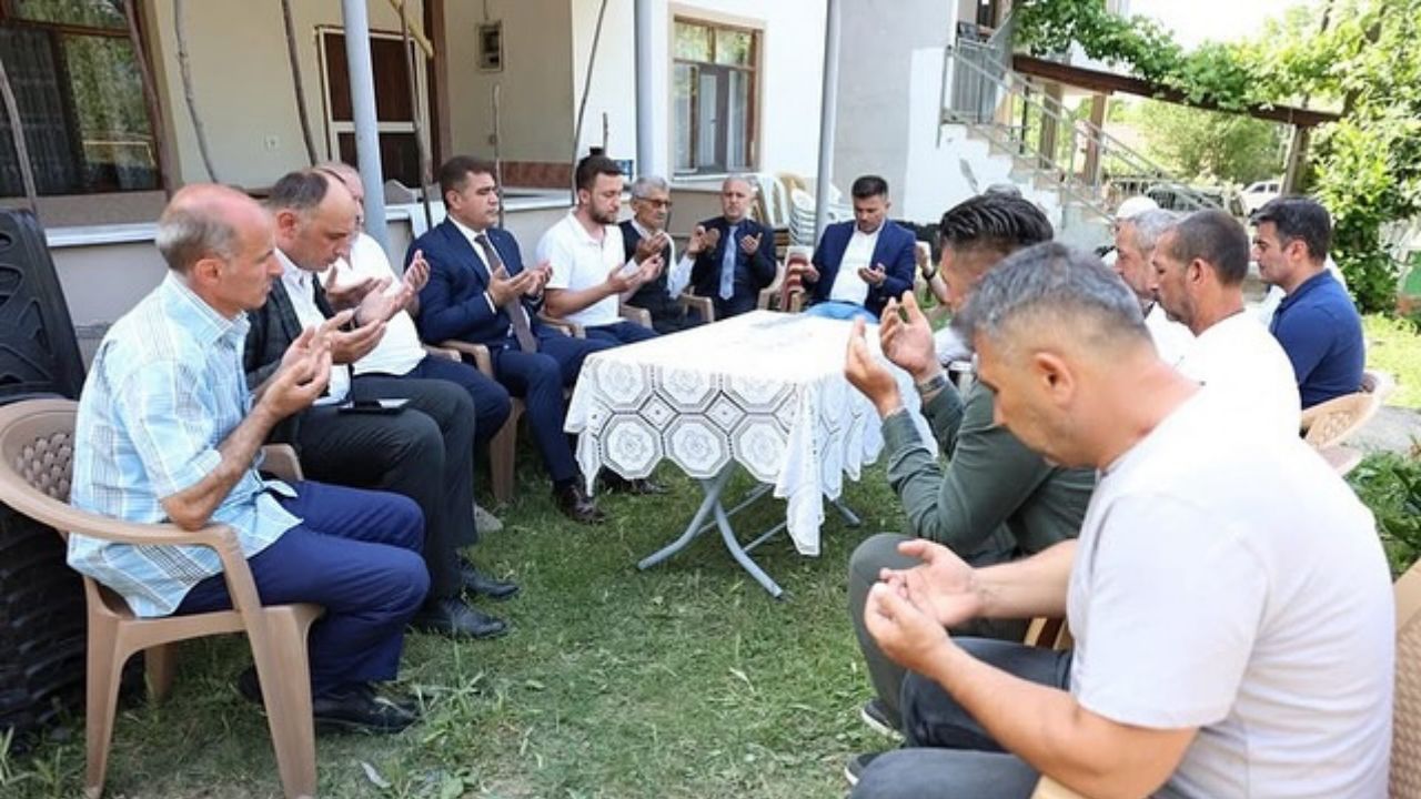 VALİ SELÇUK ASLAN'DAN HASAN KÜÇÜK'ÜN AİLESİNE TAZİYE ZİYARETİ