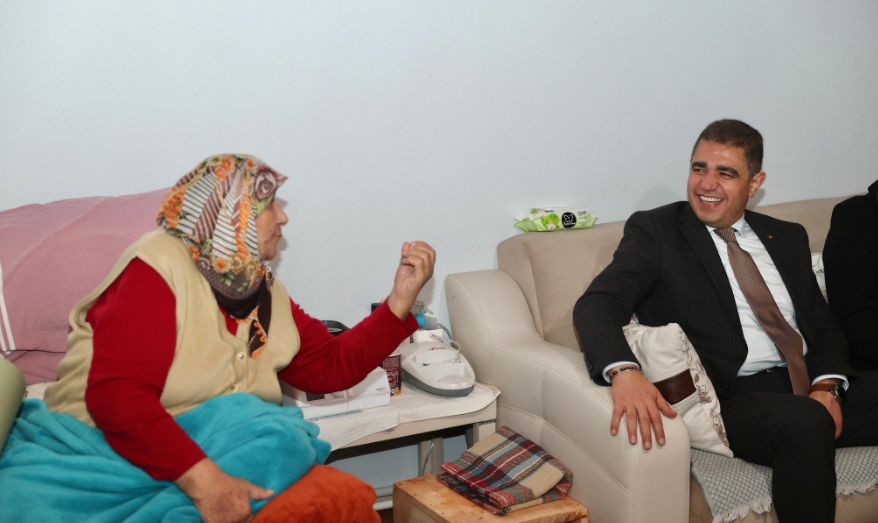 VALİ SELÇUK ASLAN'DAN ŞEHİT ANNESİNE ZİYARET