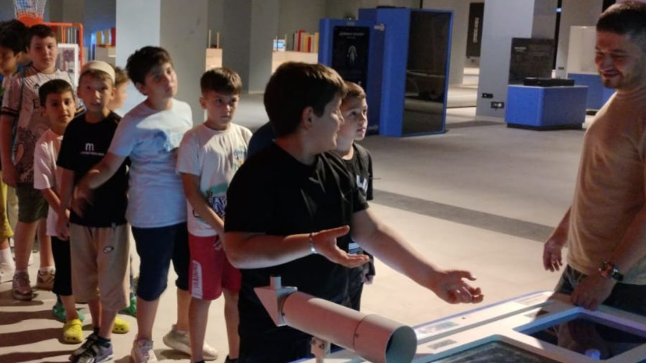 Yaz Kur'an Kursu Öğrencileri Düzce Bilim ve Sanat Merkezi'ni Gezdi