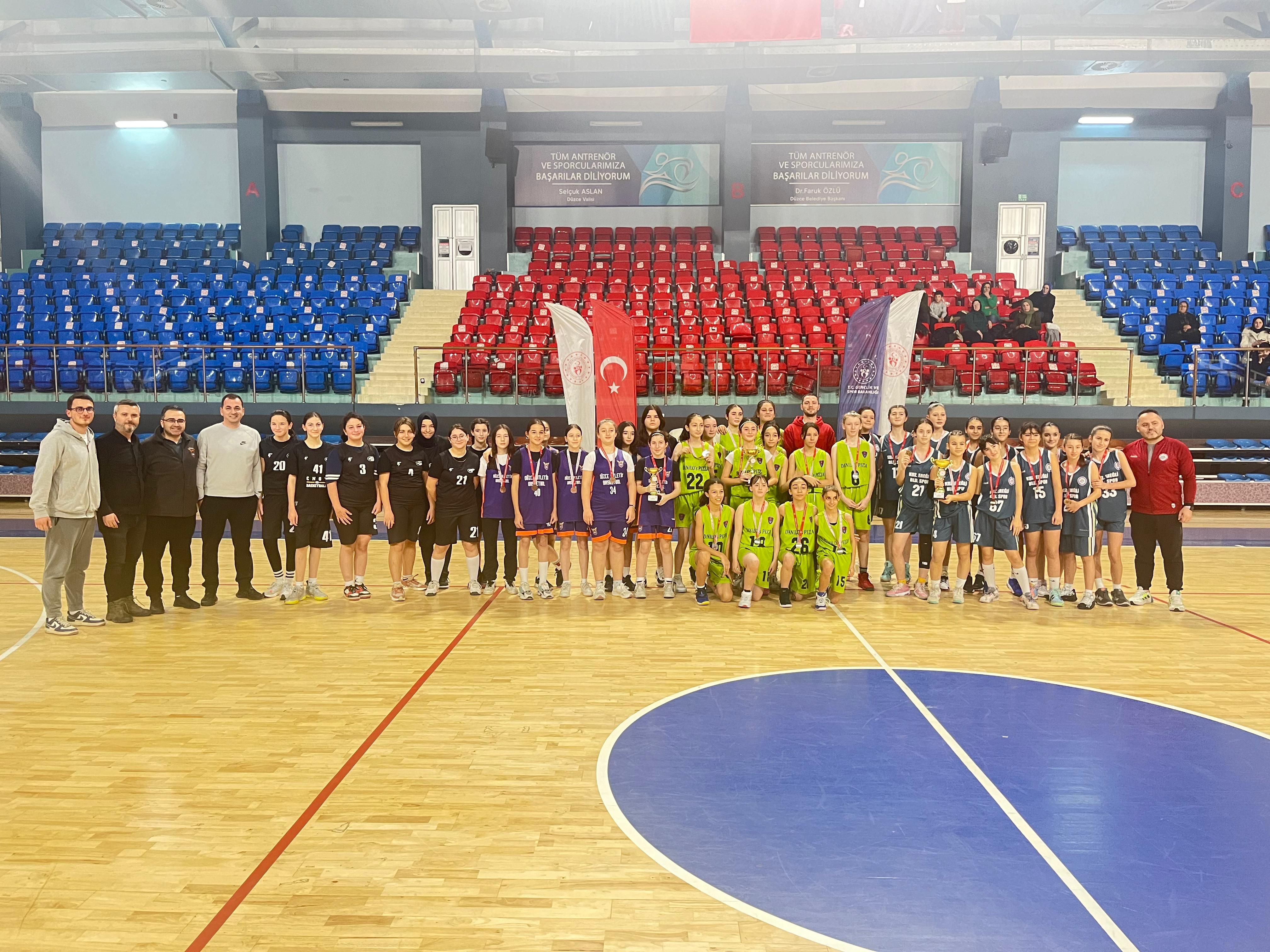 YEREL LİG BASKETBOL MÜSABAKALARI TAMAMLANDI