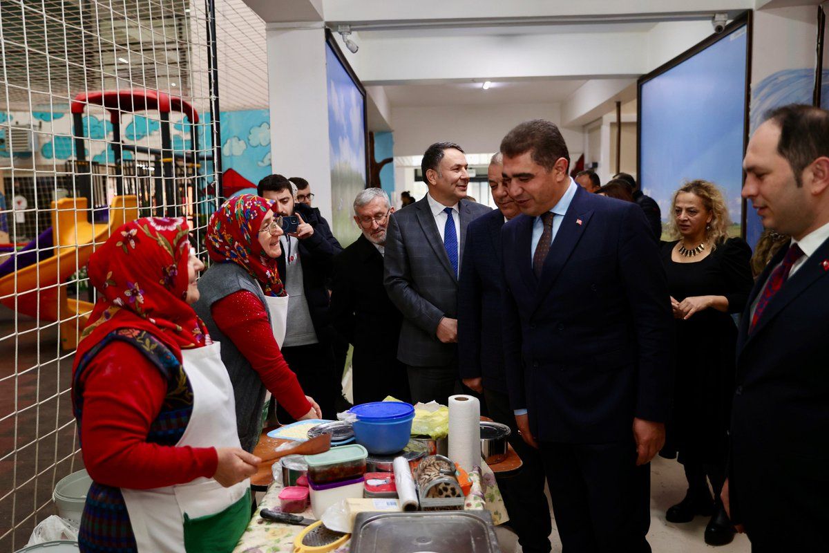 'YERLİ MALI, KADIN ELİ' ETKİNLİĞİ'NE YOĞUN İLGİ
