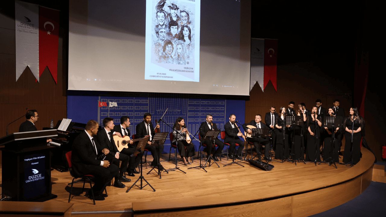YEŞİLÇAM'A MÜZİKLİ SELAM FİLM MÜZİKLERİ KONSERİ BÜYÜK BEĞENİ TOPLADI